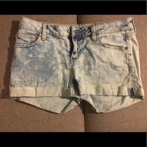 Acid Wash Arizona Jean Short. Good condition